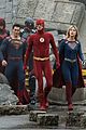 arrowverse crisis infinite earths first pics 03