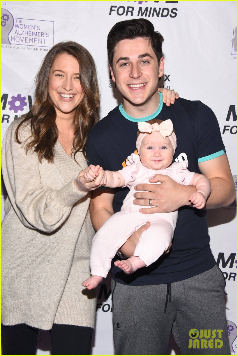 david henrie brings whole family to move for minds event 02