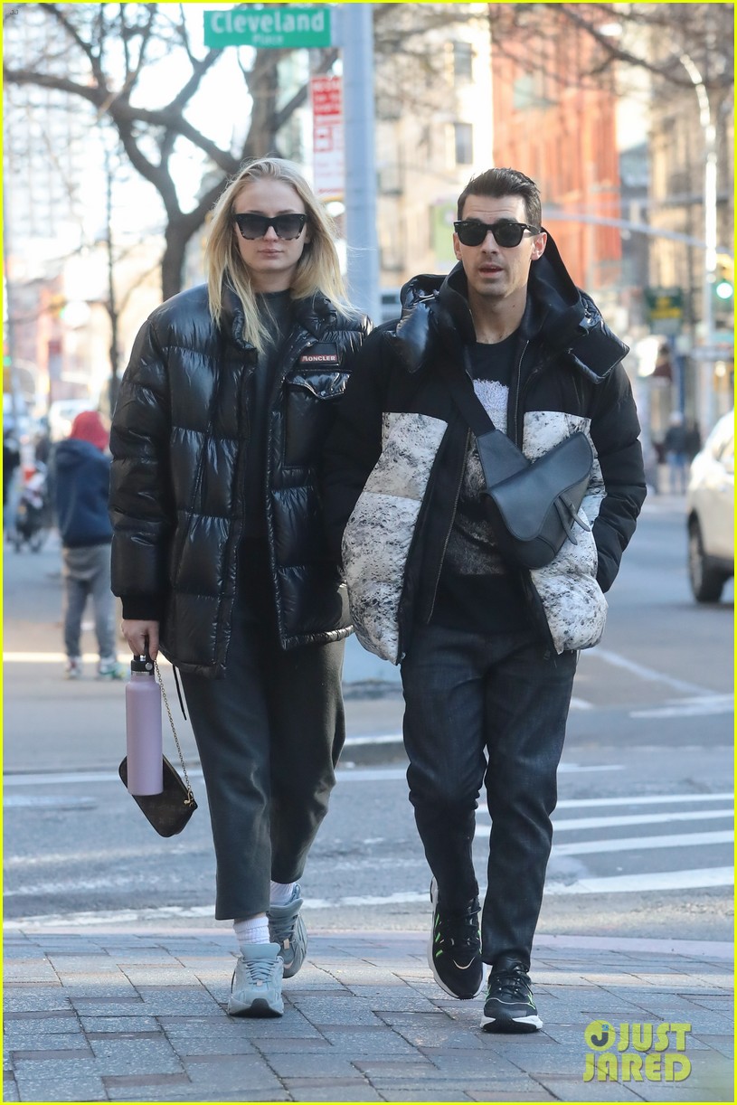 Joe Jonas & Sophie Turner Enjoy a Day Out in NYC | Photo 1276023 ...