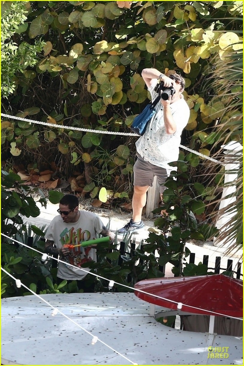 kaia gerber pete davidson kiss poolside in miami 109