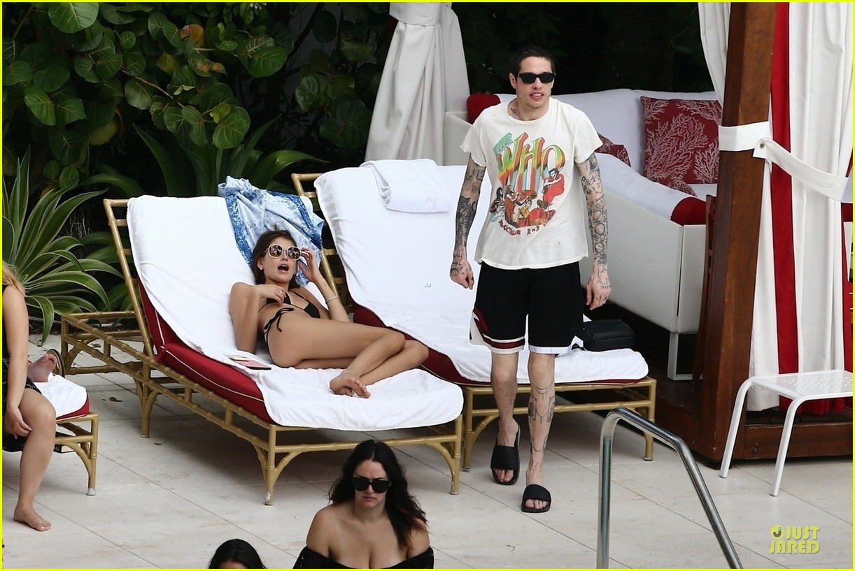 kaia gerber pete davidson kiss poolside in miami 116