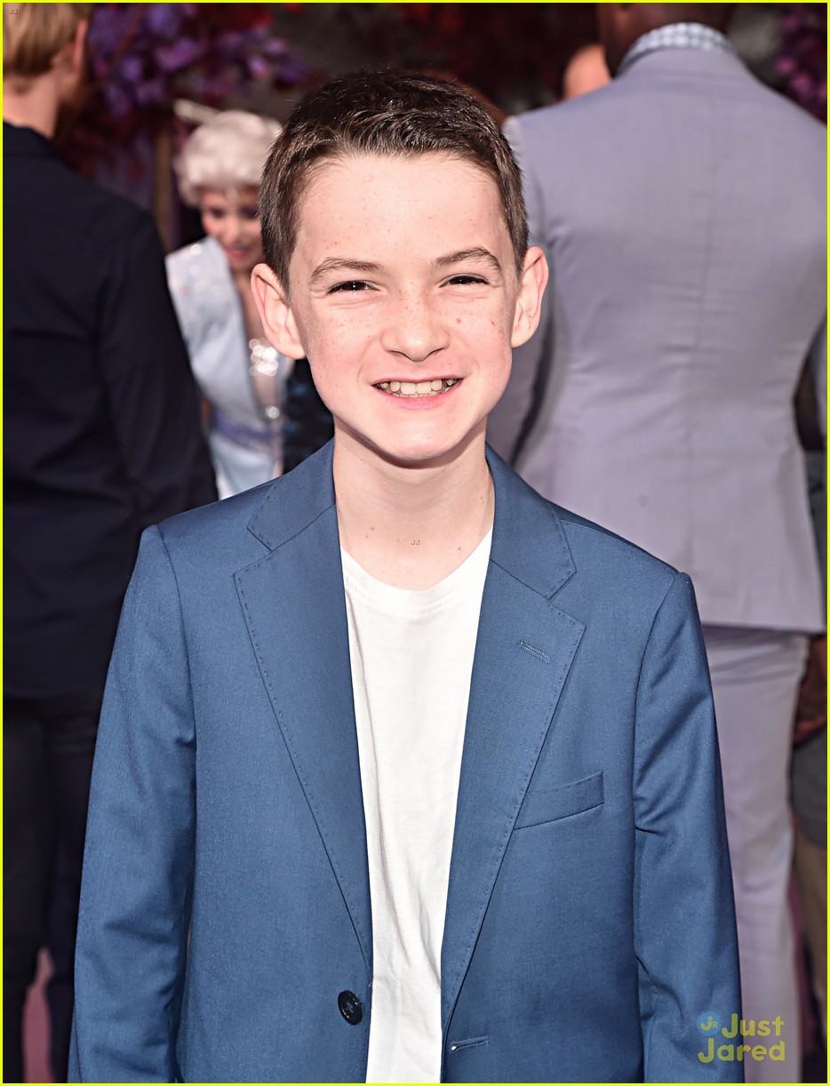 Vanessa & Veronica Merrell Coordinate Their Looks For 'Frozen 2 ...