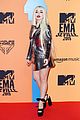 halsey niall horan dua lipa mtv emas red carpet 19