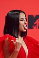 halsey niall horan dua lipa mtv emas red carpet 29