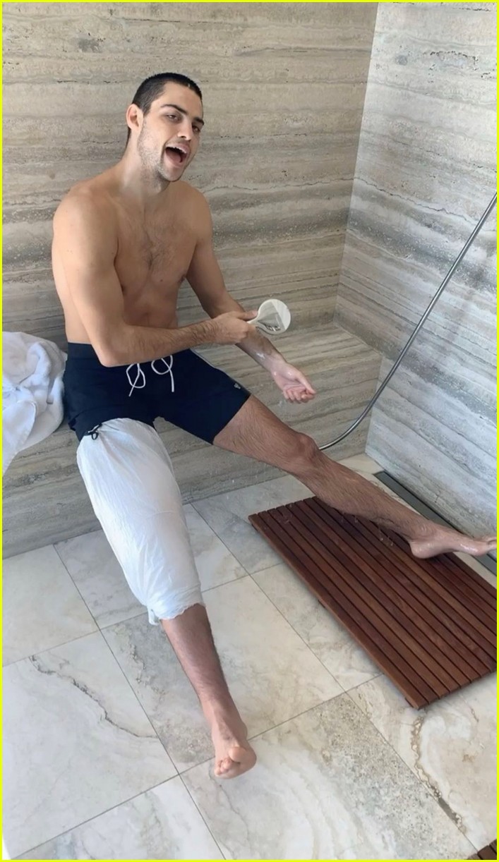 Noah Centineo Documents His Bathing Experience After Knee Surgery ...