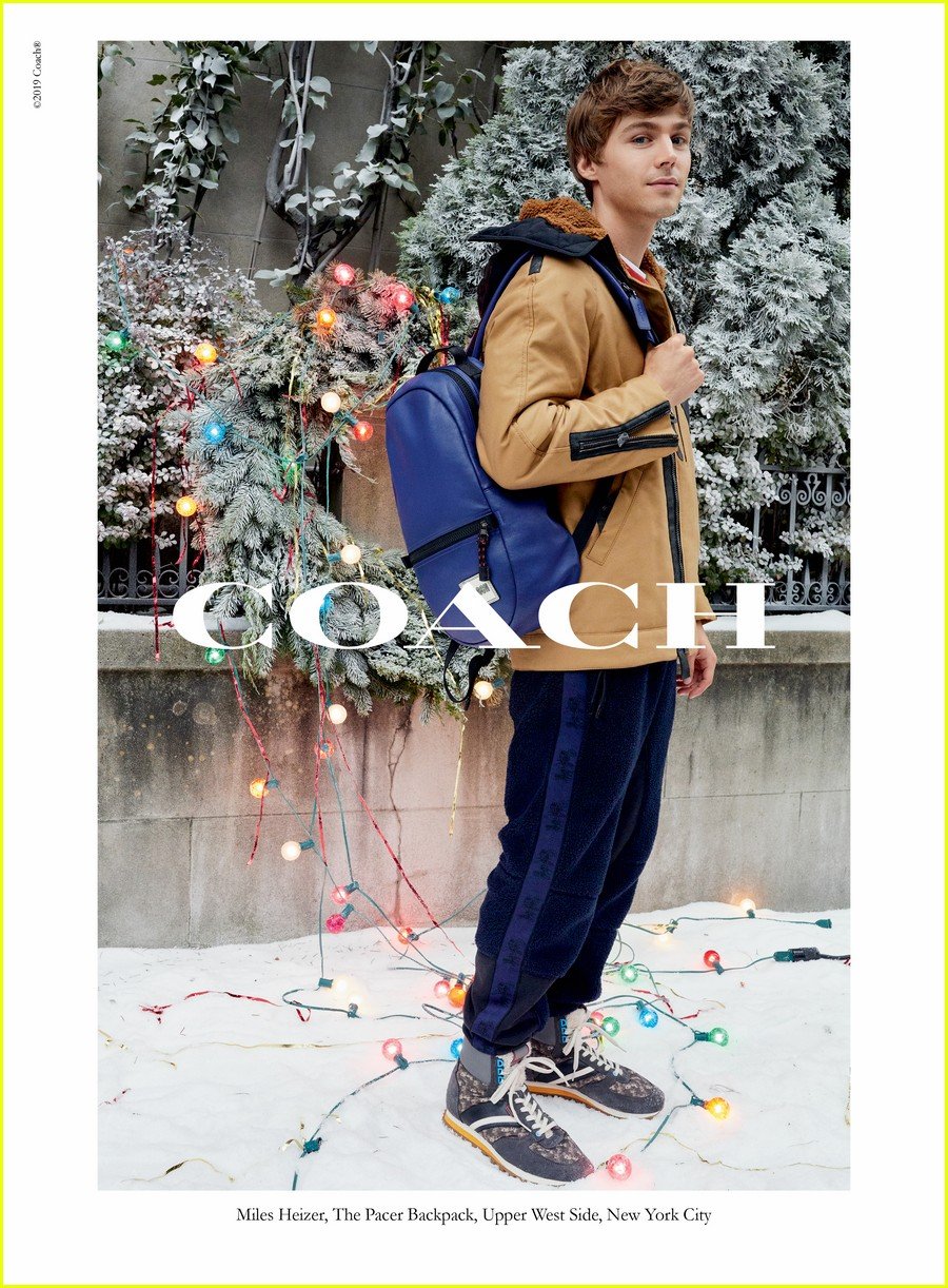 yara shahidi kate moss get festive coachs wonder for all holiday 2019 campaign 05