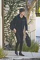 shawn mendes running through the streets 01