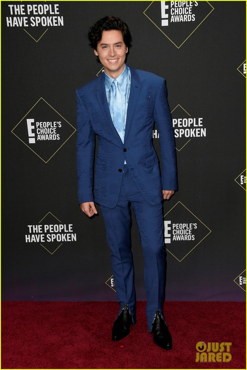 cole sprouse kj apa peoples choice awards 2019 07