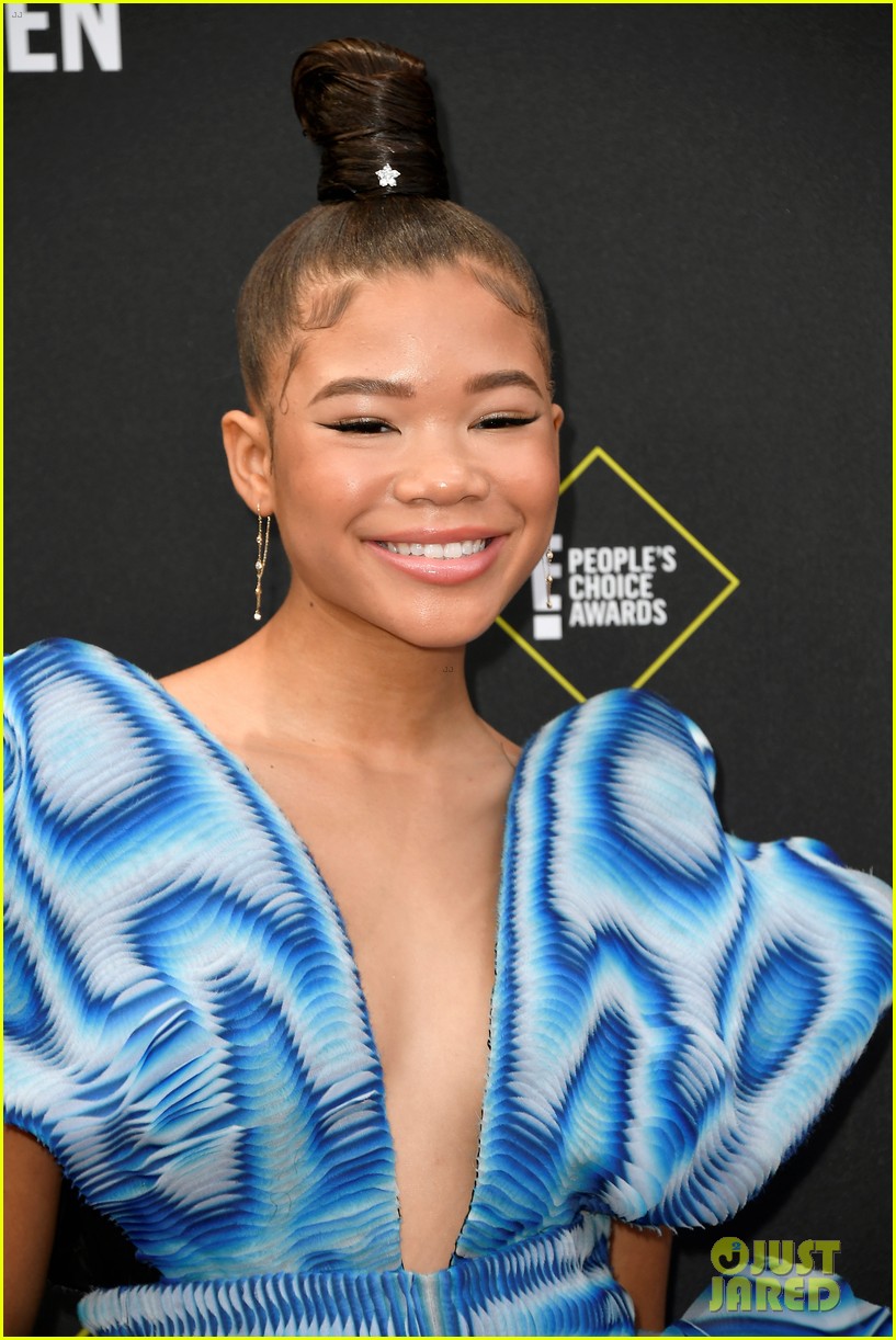 zendaya storm reid peoples choice awards 2019 07