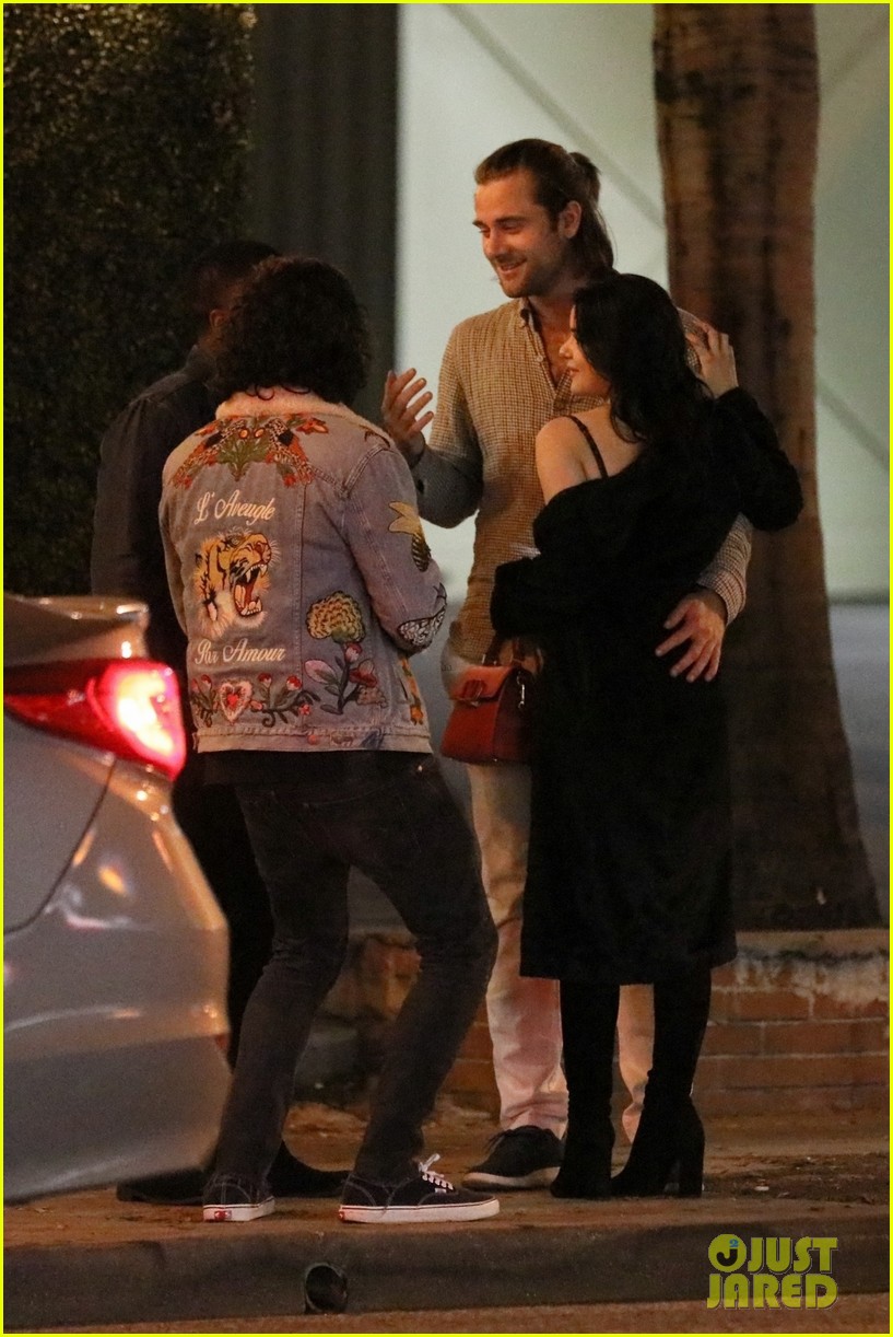 Ariel Winter Holds Onto Luke Benward After a Night Out With Friends ...