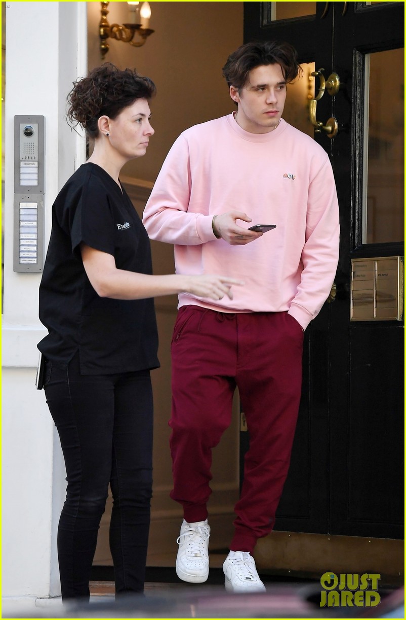 brooklyn beckhams mom victoria not thrilled about him being on peoples sexiest men alive list 01