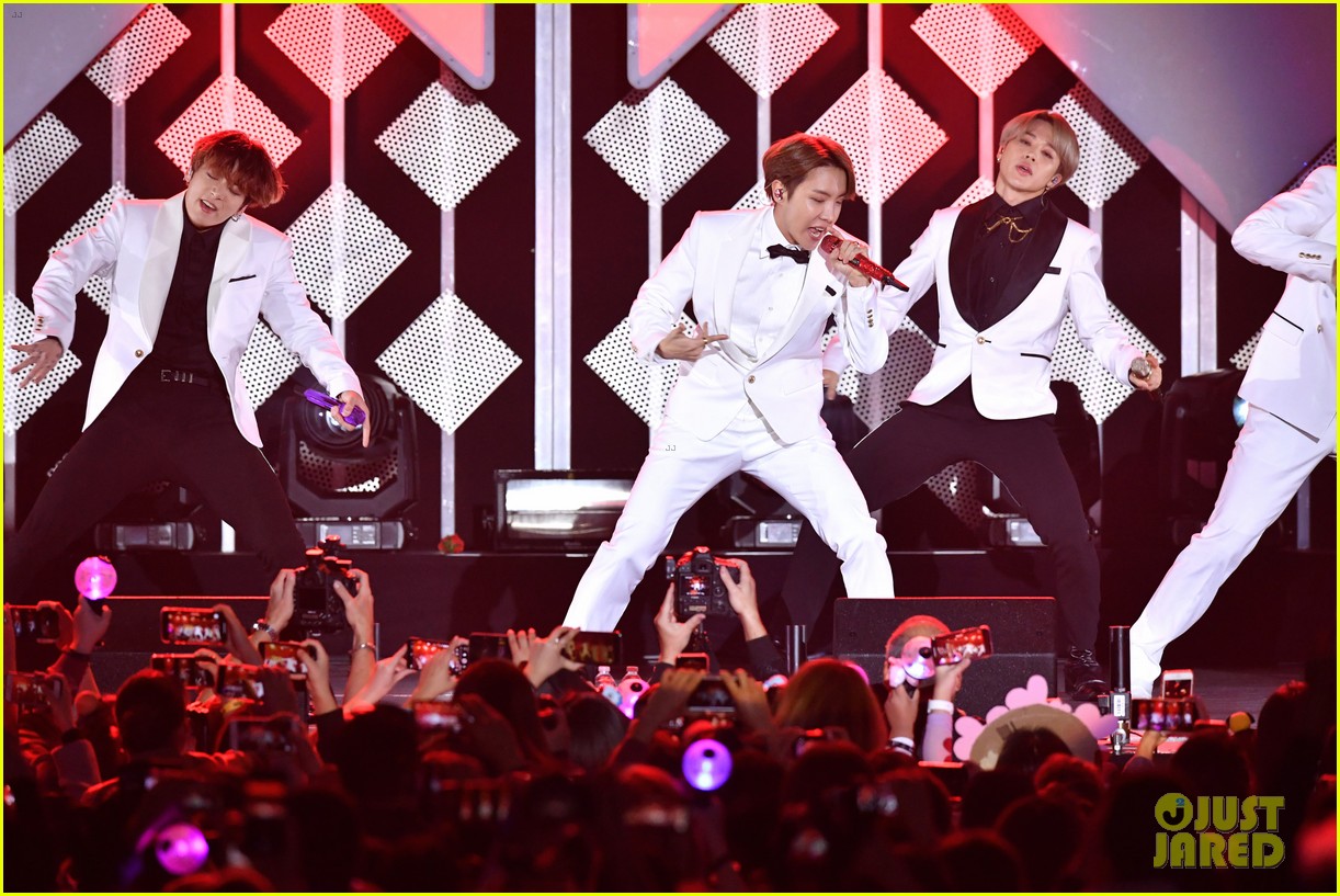 BTS Steal Our Hearts & The Show at the Jingle Ball Tour