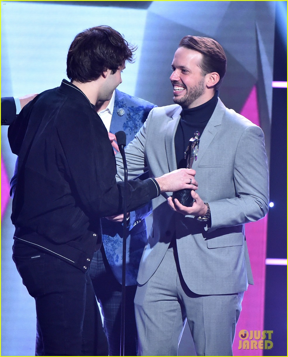 david dobrik wins big streamy awards 2019 20