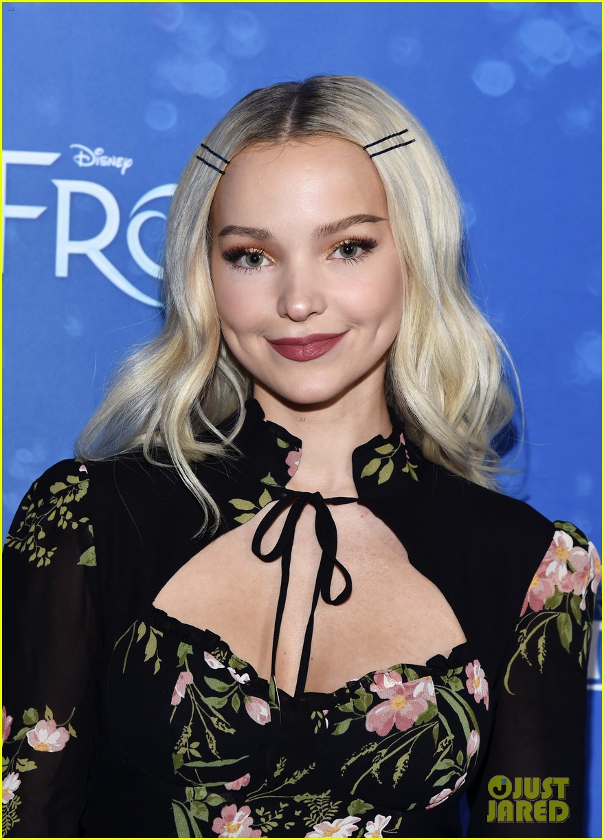 dove cameron frozen play opening night 03