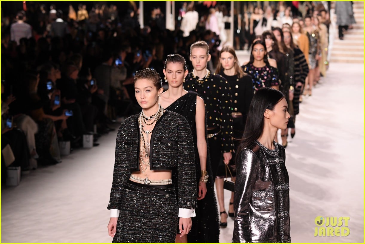 gigi hadid kaia gerber chanel show hotel spotting 08