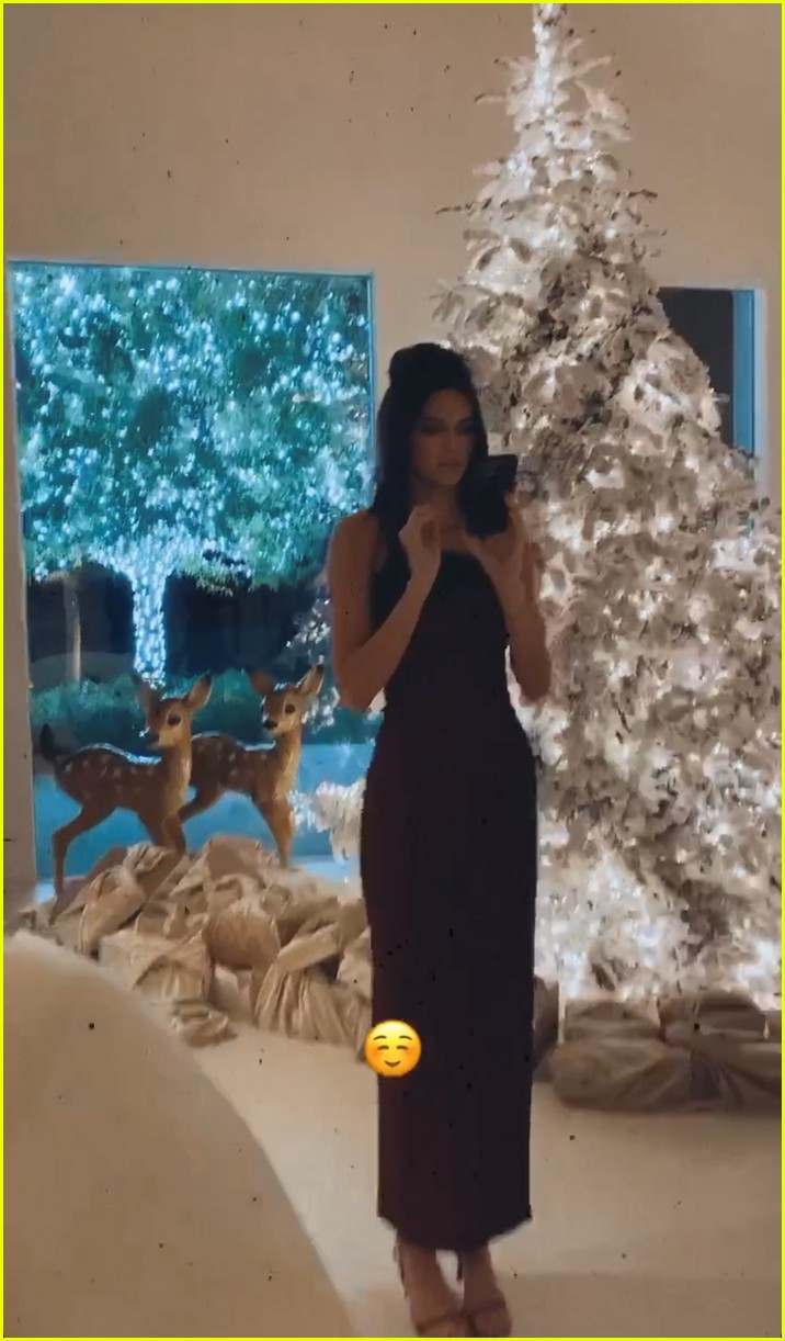 kardashian jenner west christmas eve party 03