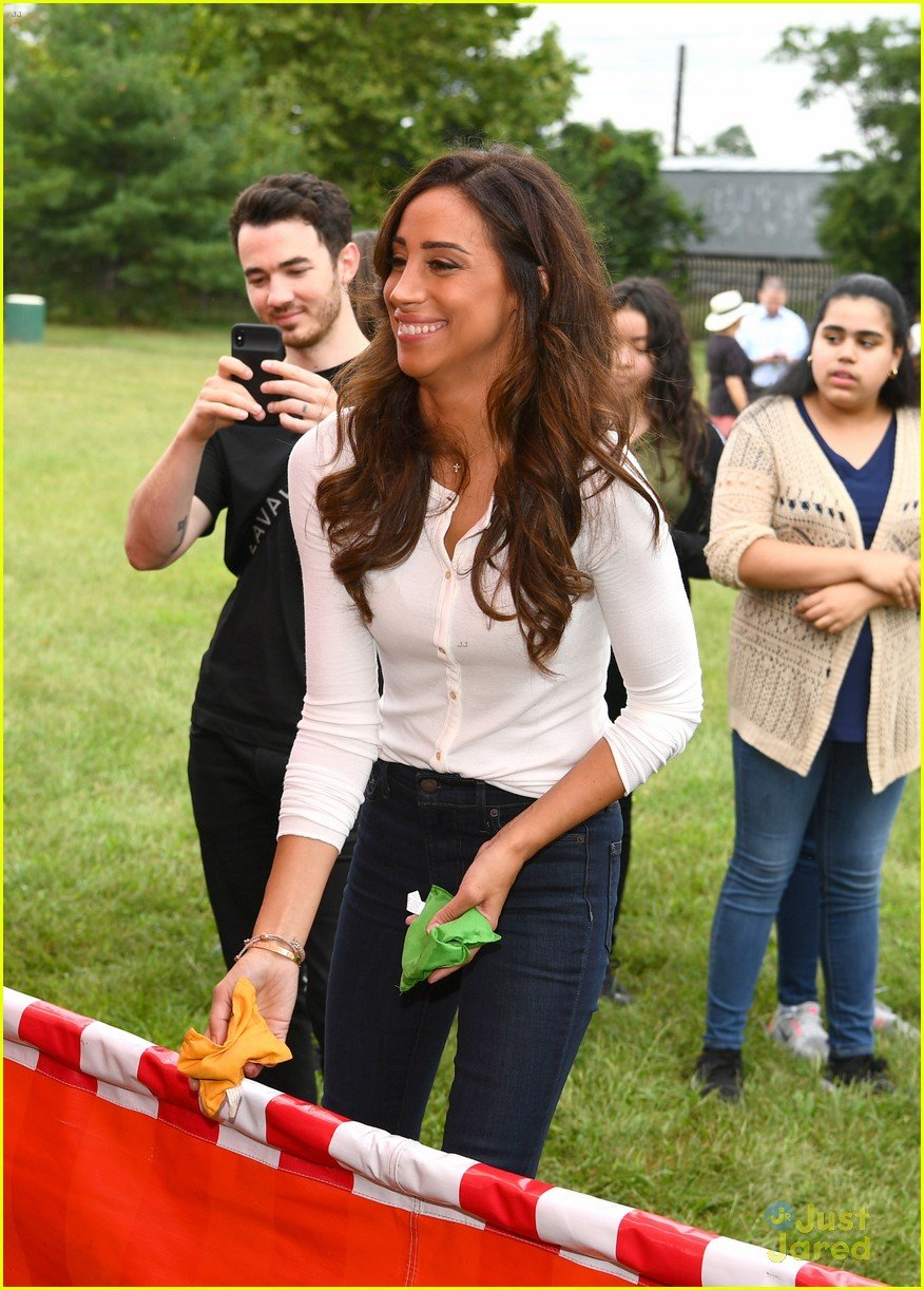 kevin jonas wedding anniversary msg danielle jonas 07
