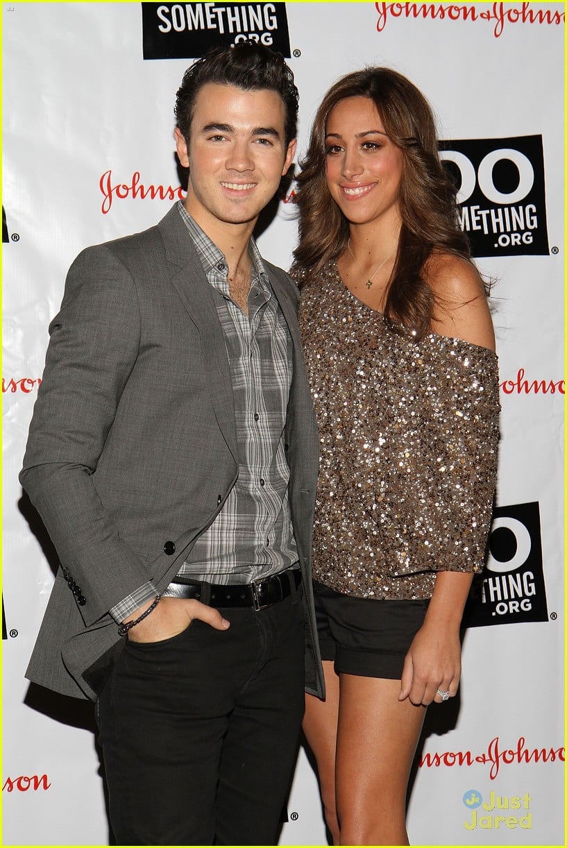 kevin jonas wedding anniversary msg danielle jonas 11