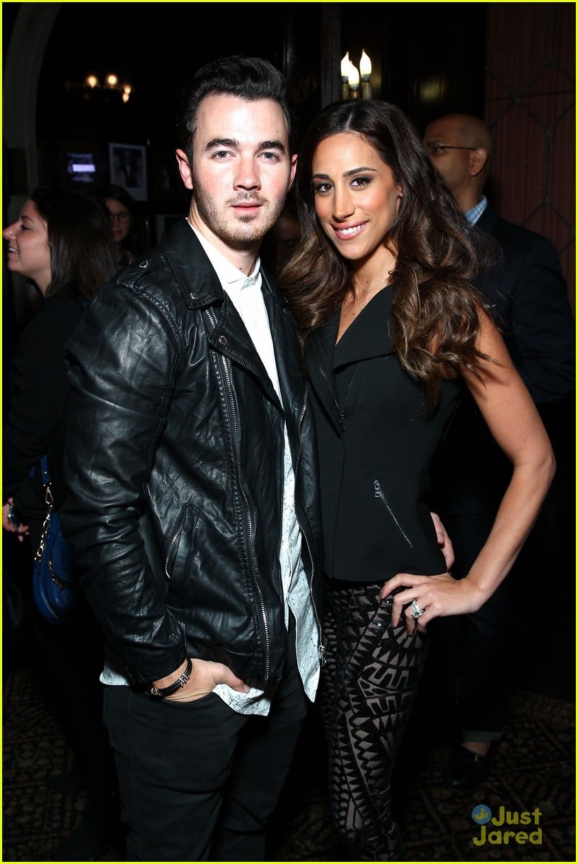kevin jonas wedding anniversary msg danielle jonas 20