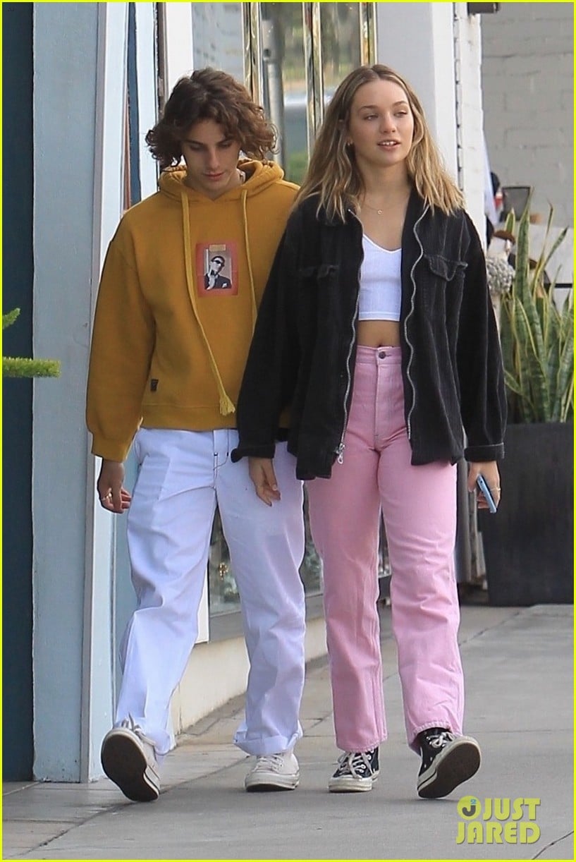 Maddie Ziegler Holds Hands With Boyfriend Eddie Benjamin In Beverly ...