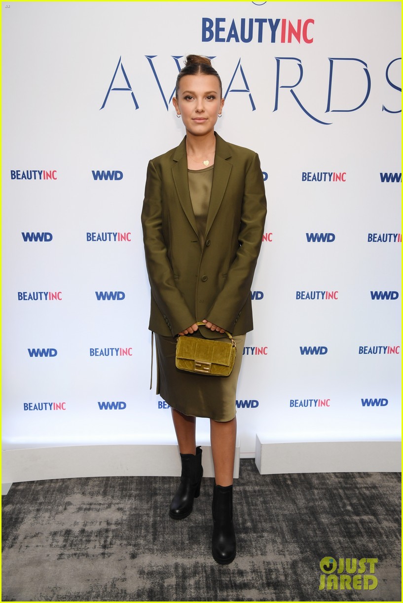 millie bobby brown michelle pfeiffer take home awards at wwd beauty inc awards 2019 01