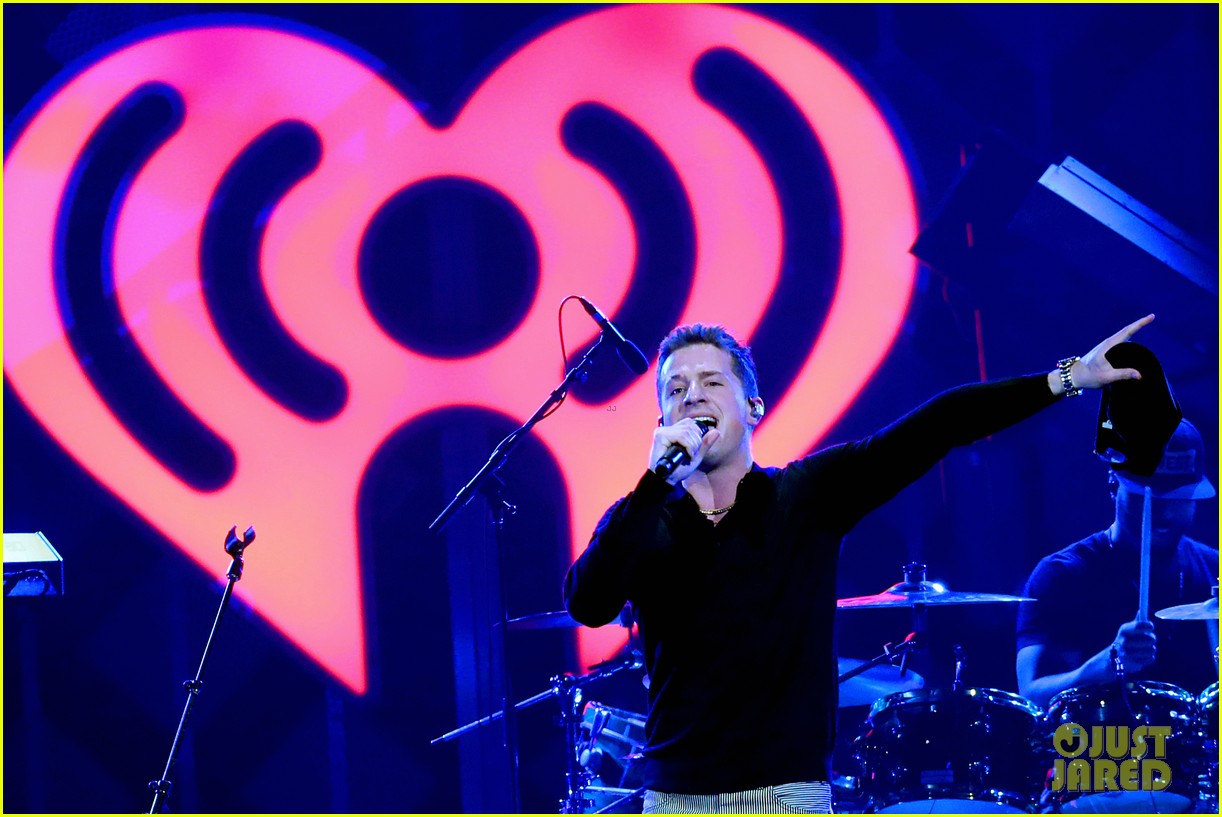 Full Sized Photo of niall horan jingle ball 5sos charlie puth wdw pics