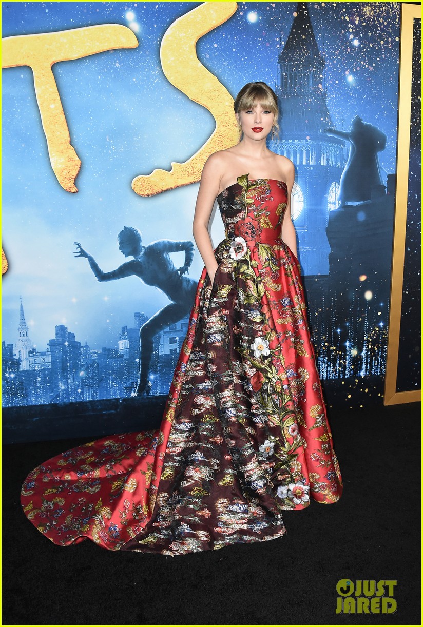 Full Sized Photo of taylor swift joe alwyn cats premiere 14 | Joe Alwyn