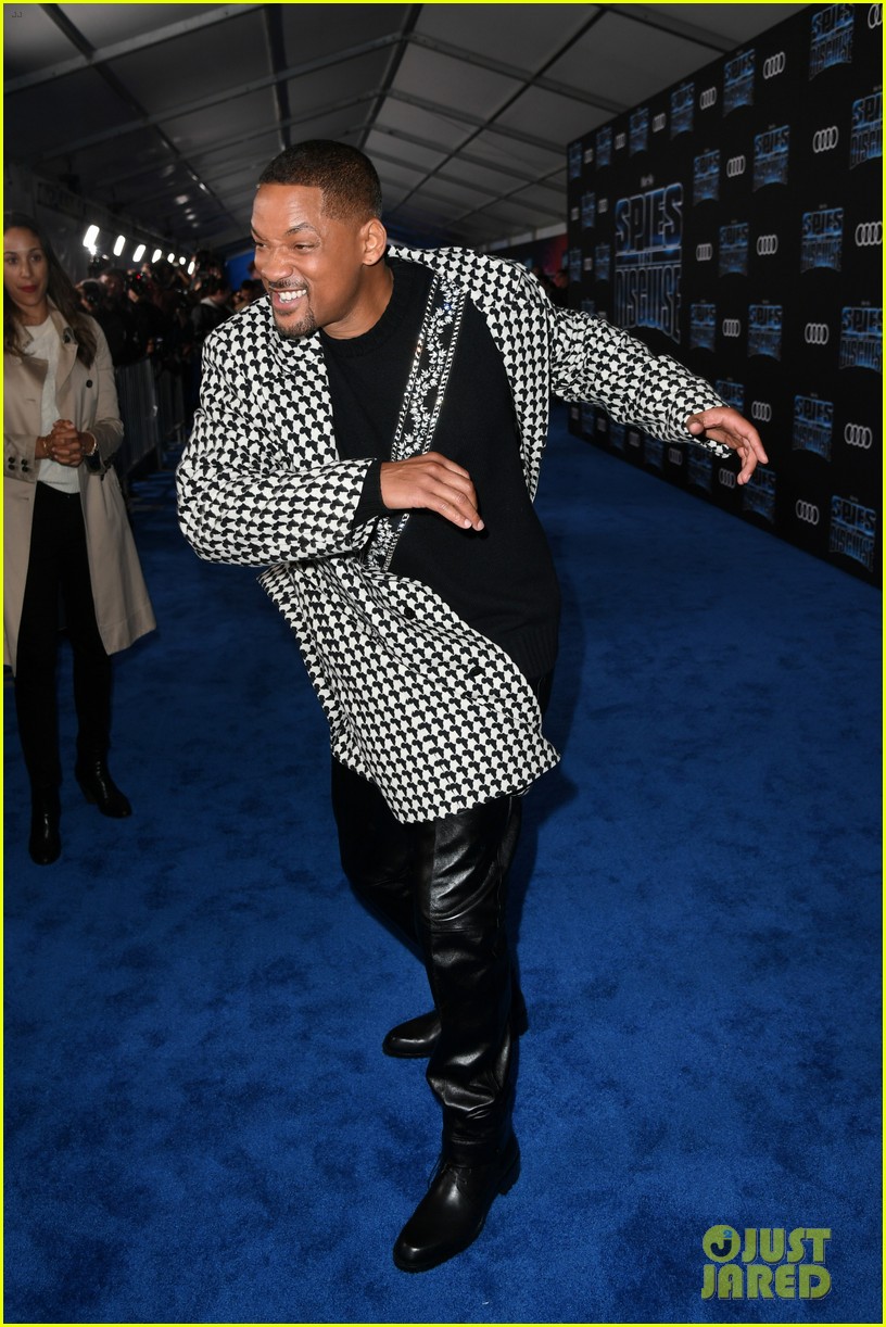 tom holland will smith spies disguise premiere 01