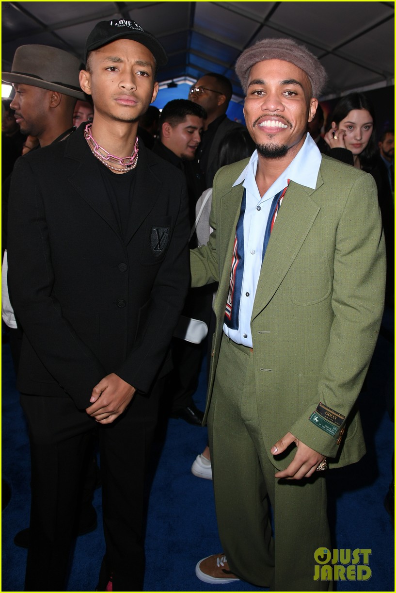 tom holland will smith spies disguise premiere 04