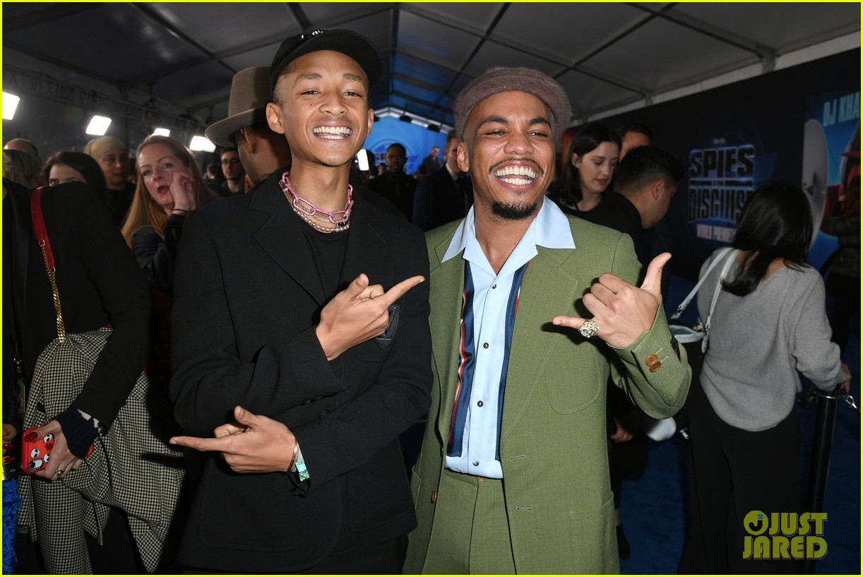 tom holland will smith spies disguise premiere 07