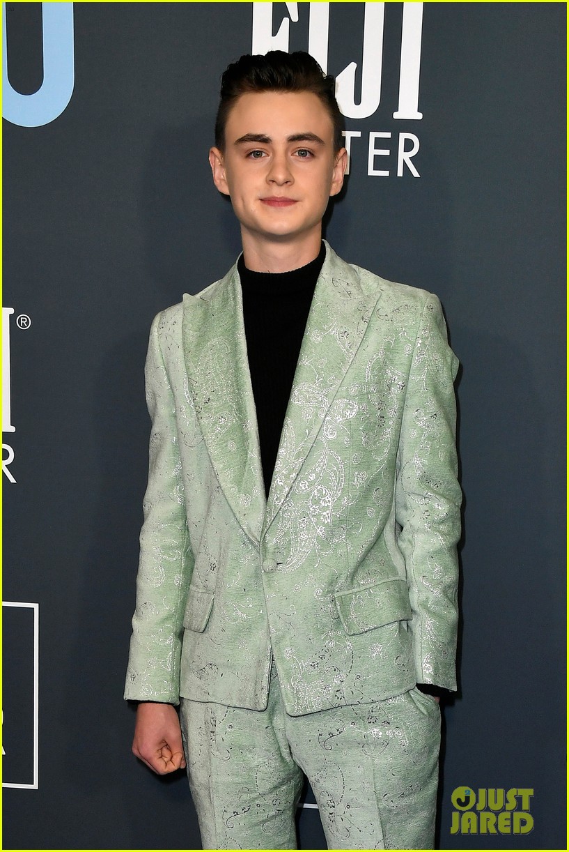 Aimee Carrero & AJ Michalka Rep 'She-Ra' at Critics' Choice Awards 2020