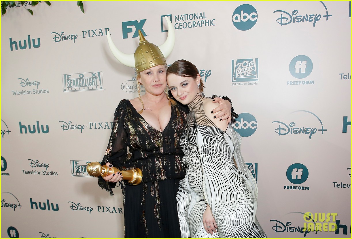 joey king patricia arquette golden globes parties 36