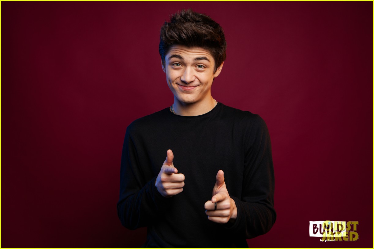 asher angel gushes about girlfriend annie leblanc while promoting new single chills 01
