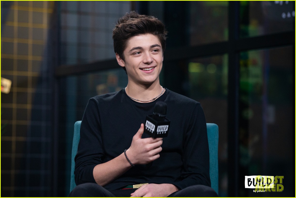 asher angel gushes about girlfriend annie leblanc while promoting new single chills 17
