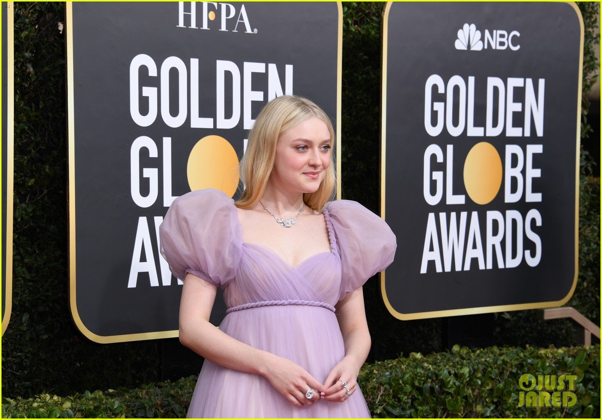 Dakota Fanning Looks So Glam in Her Lilac Gown For Golden Globes 2020