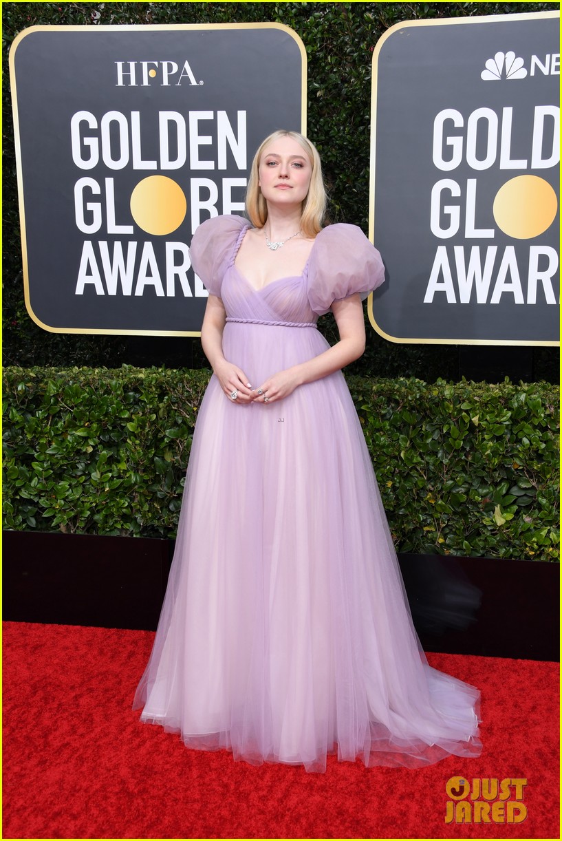 Dakota Fanning Looks So Glam in Her Lilac Gown For Golden Globes 2020