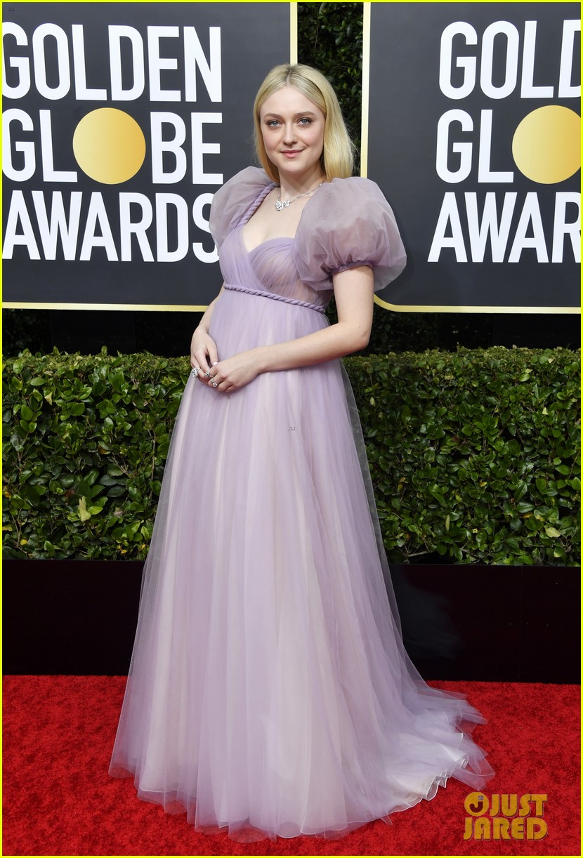 Dakota Fanning Looks So Glam in Her Lilac Gown For Golden Globes 2020