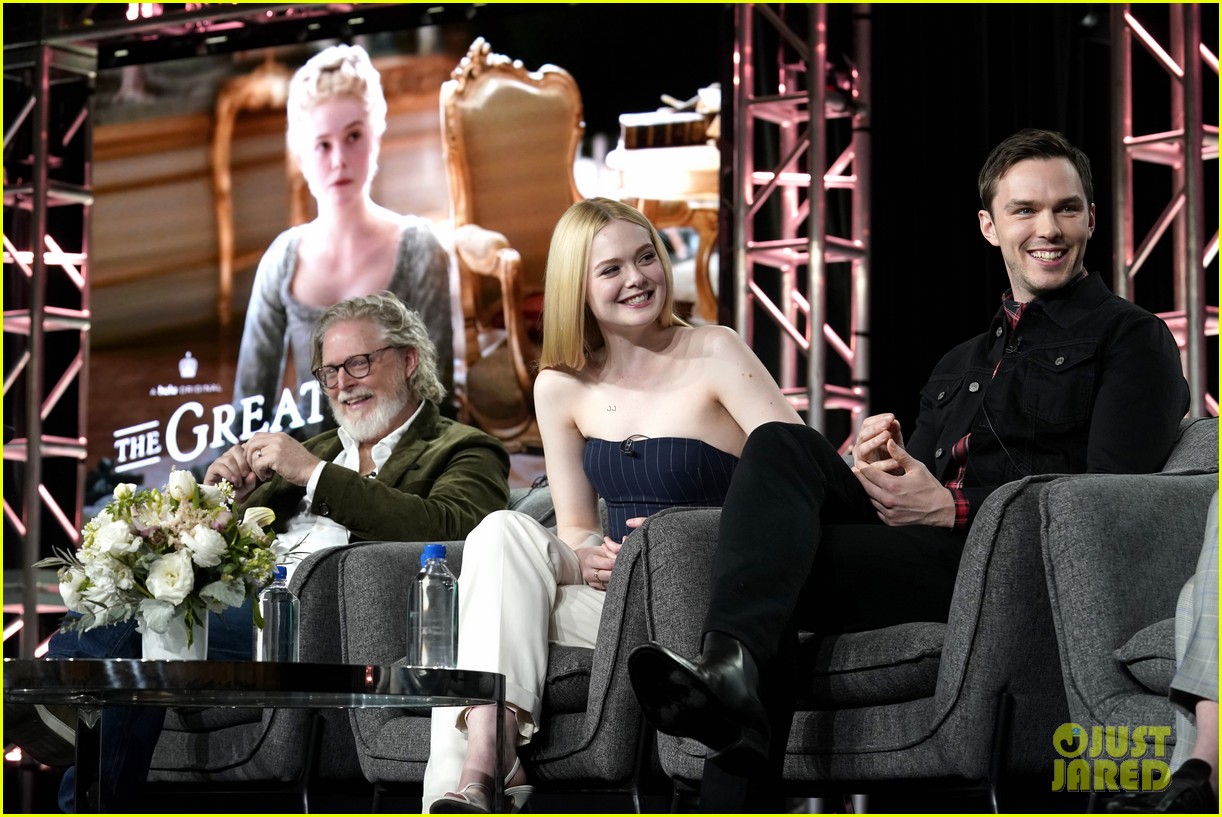 elle fanning nicholas hoult great hulu panel 26