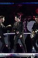 jonas brothers light up fontainebleau miami beach stage new years eve 06