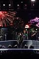 jonas brothers light up fontainebleau miami beach stage new years eve 07