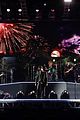 jonas brothers light up fontainebleau miami beach stage new years eve 15
