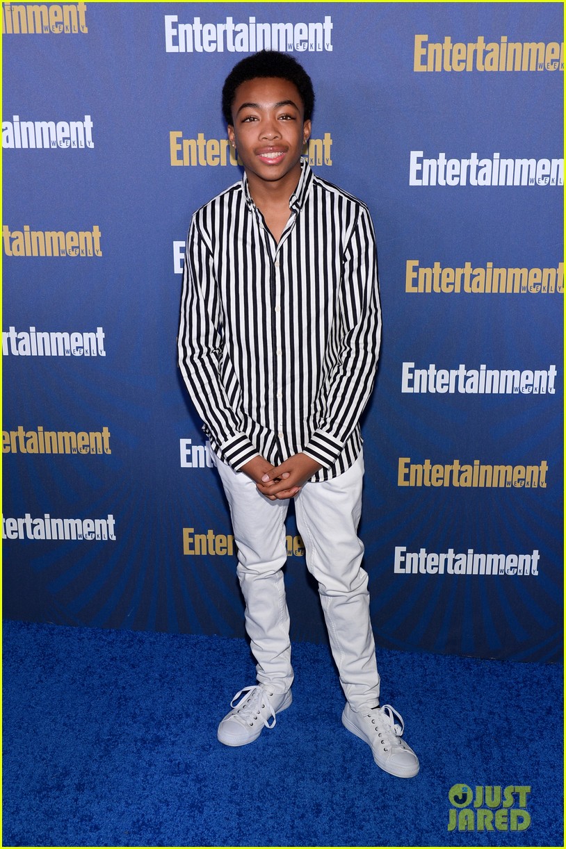 joey king dove cameron more celebrate sag award nominations at entertainment weekly party 12