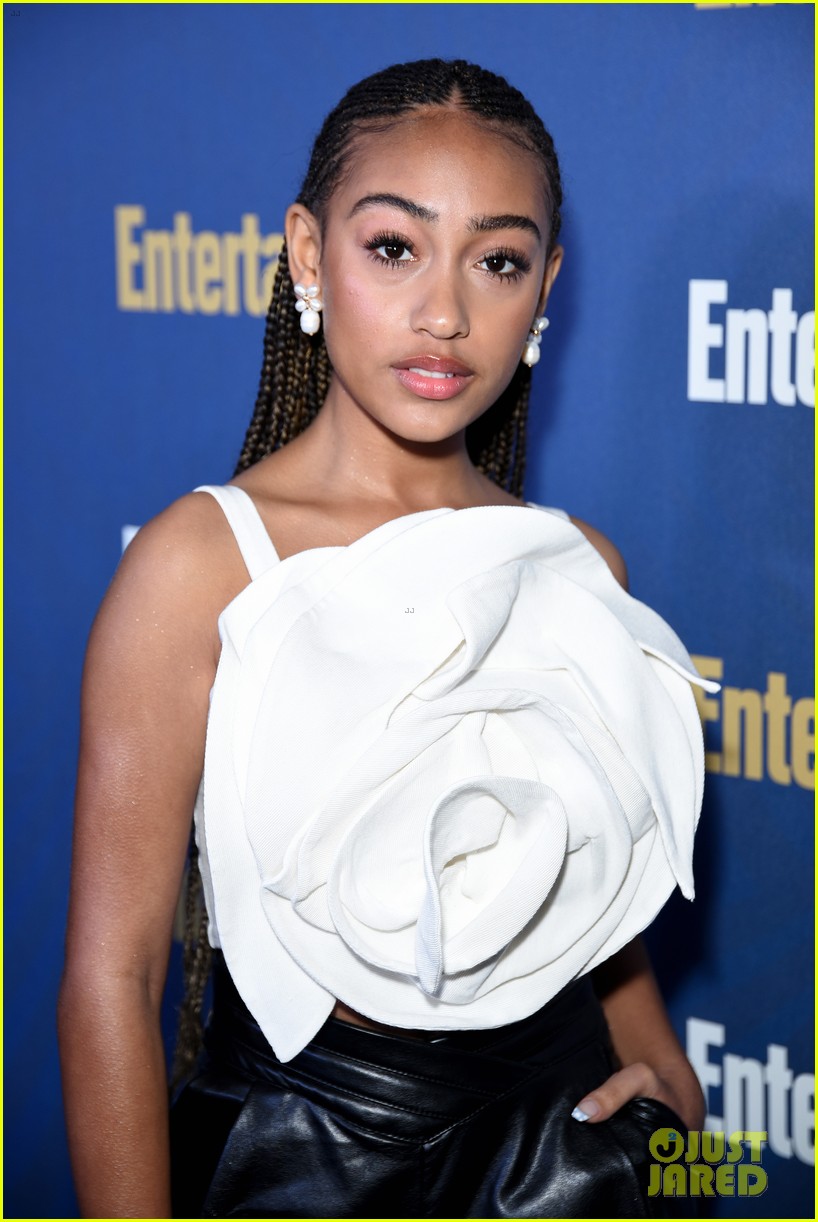 joey king dove cameron more celebrate sag award nominations at entertainment weekly party 15