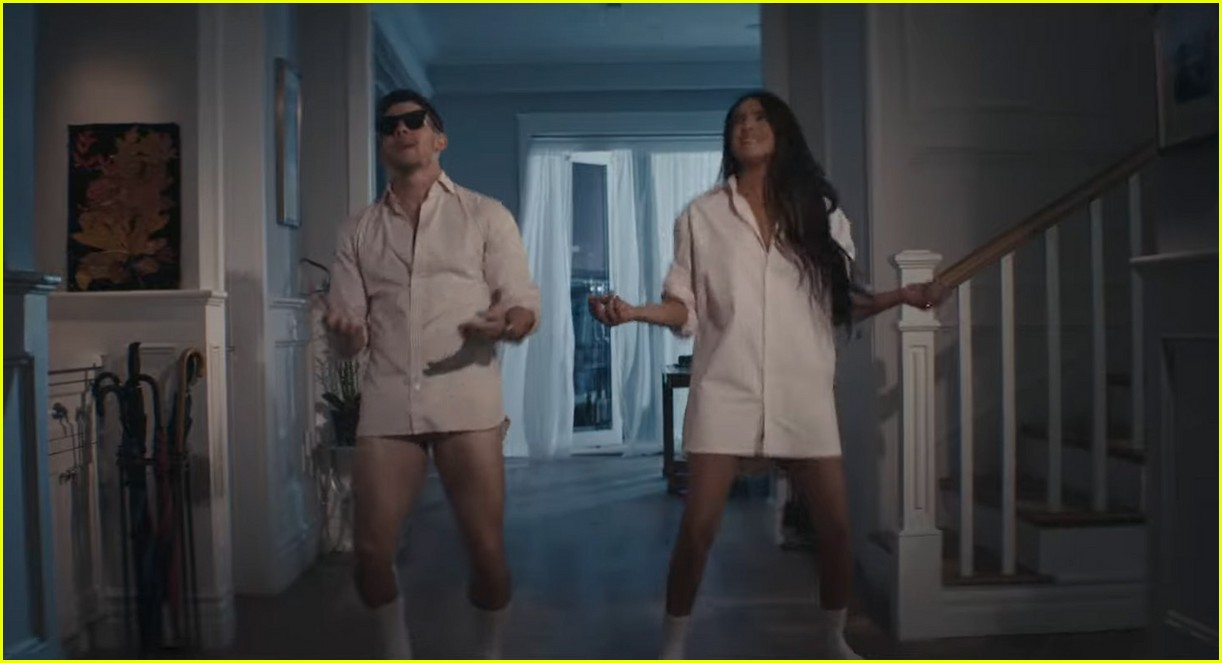 Jonas Brothers Dance with Their Wives in 'What A Man Gotta Do' Video