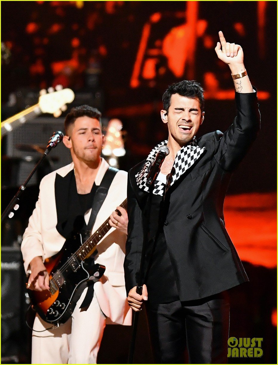 Jonas Brothers Kick Off Grammys Weekend with MusiCares Performance ...