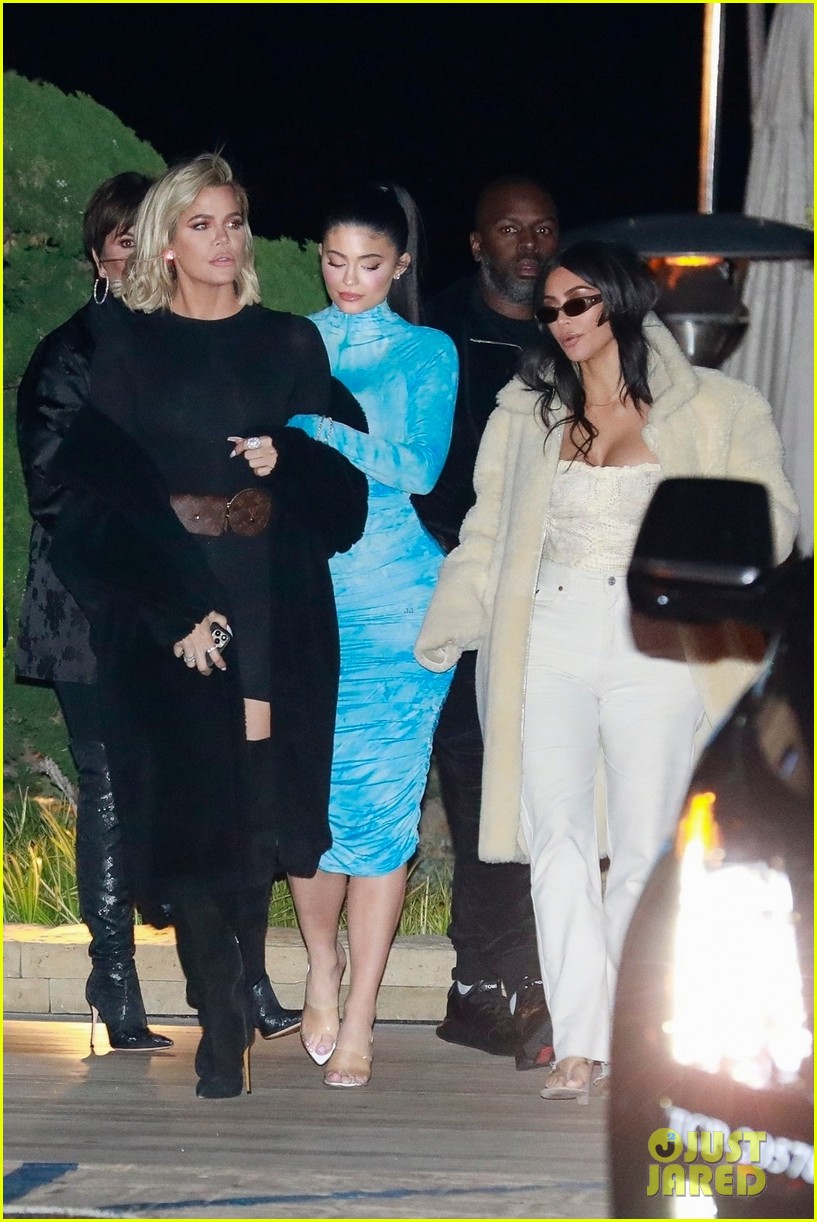 kardashian jenner family dinner at nobu 01