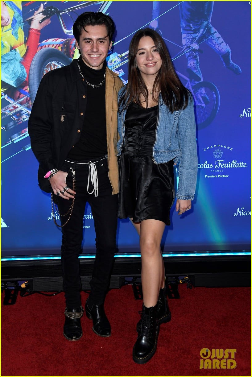 Full Sized Photo of kenzie ziegler isaak presley check out cirque du