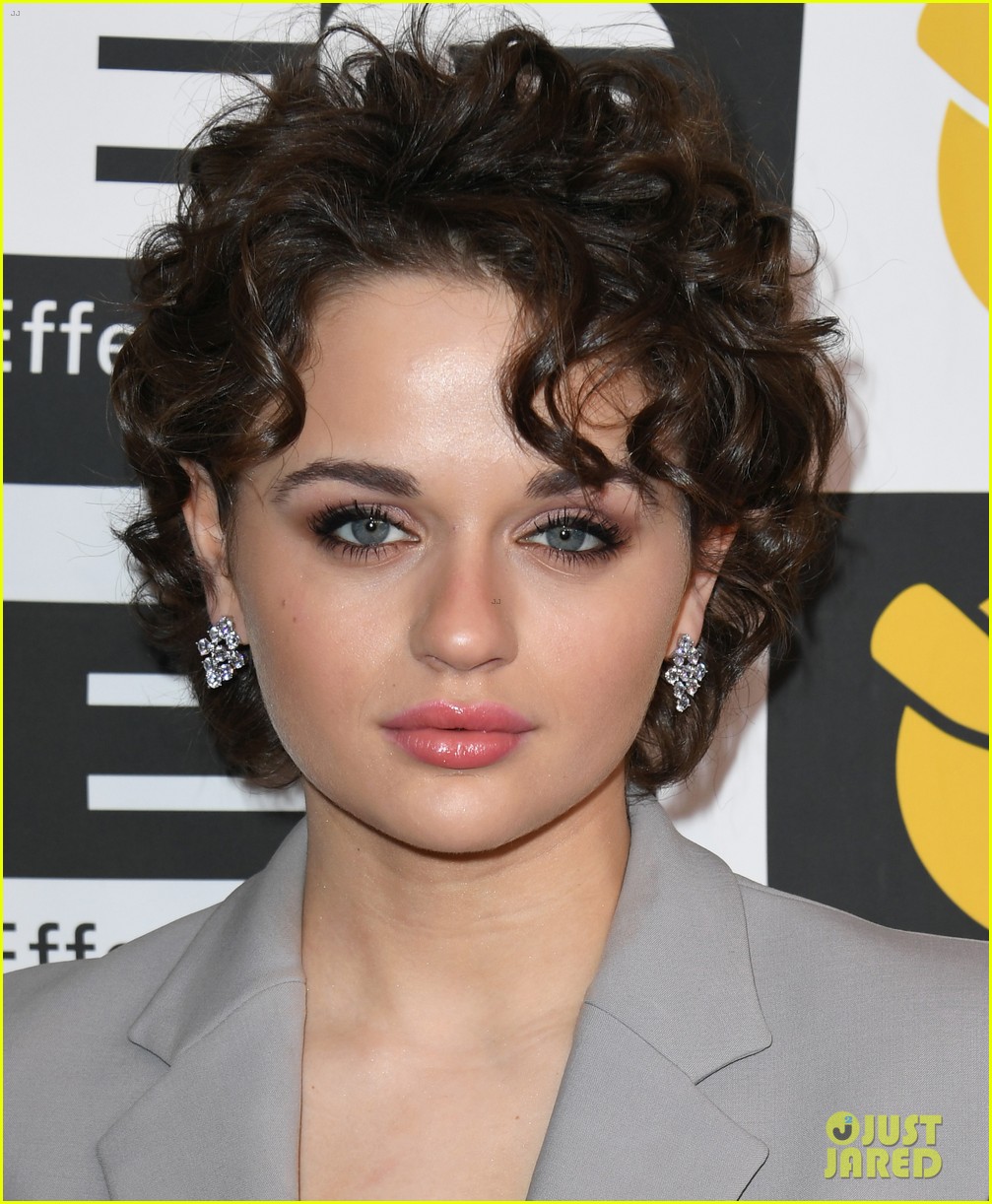 joey king suits up for visual effects society awards 08