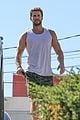 liam hemsworth muscles pumped up after workout 14