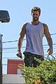 liam hemsworth muscles pumped up after workout 29